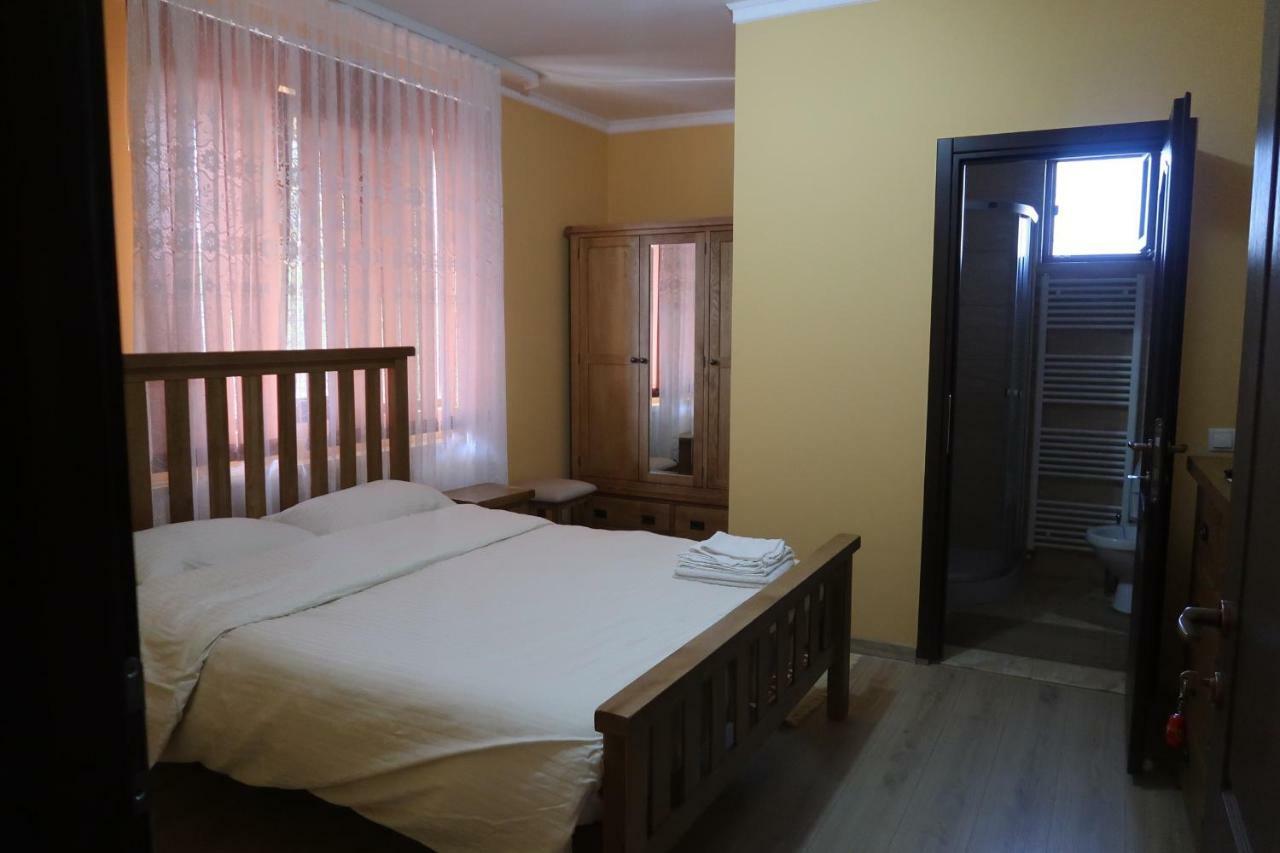 Casa Pop Hotel Săpînţa Bagian luar foto