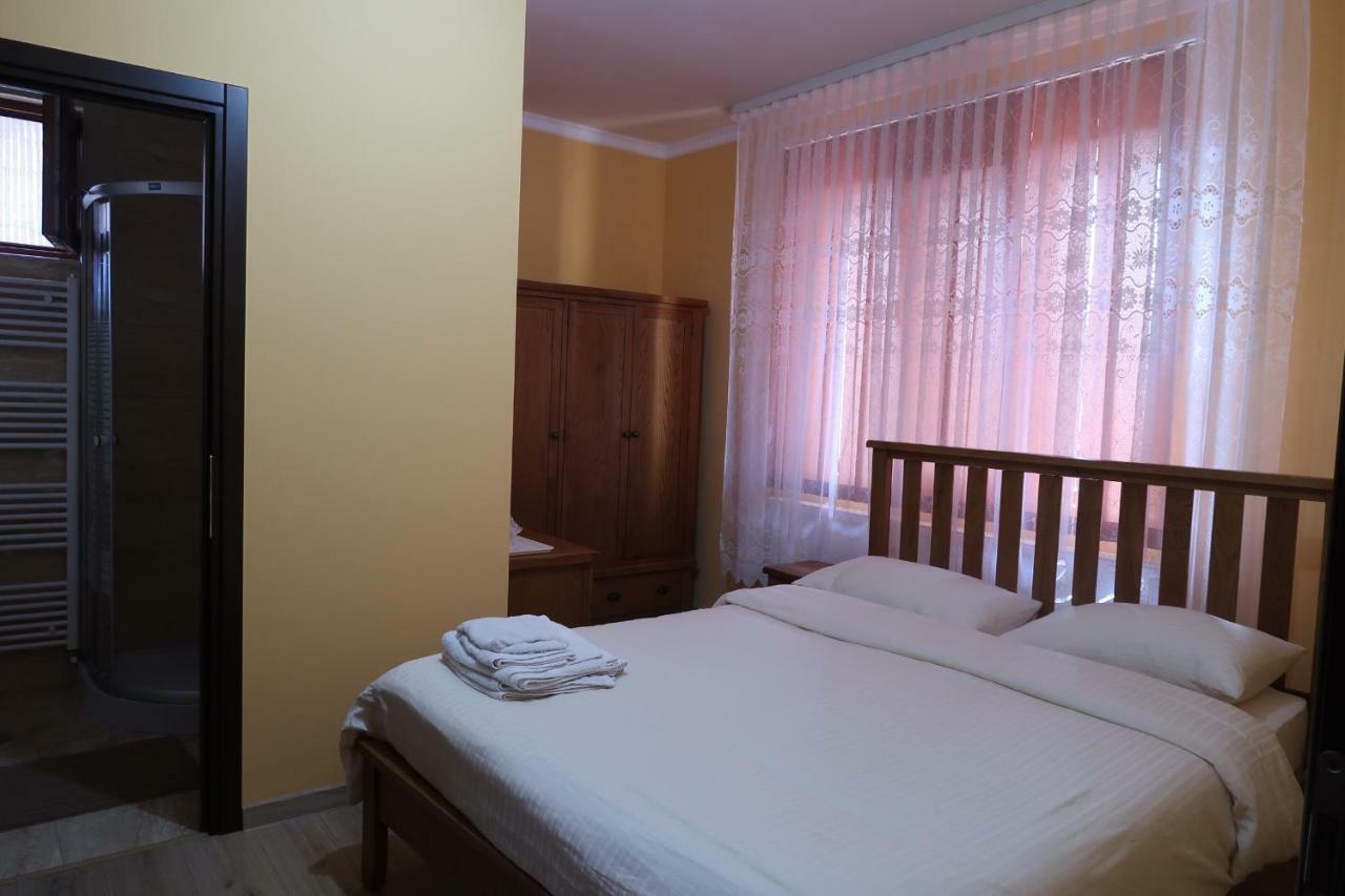 Casa Pop Hotel Săpînţa Bagian luar foto